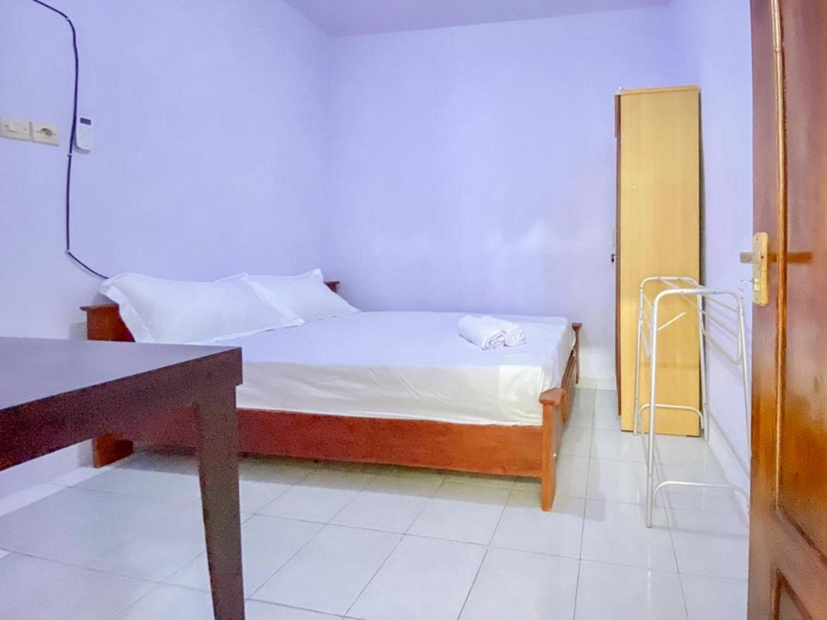 Hotel Griya Asri Syariah Mitra Reddoorz Rogojampi Exterior foto
