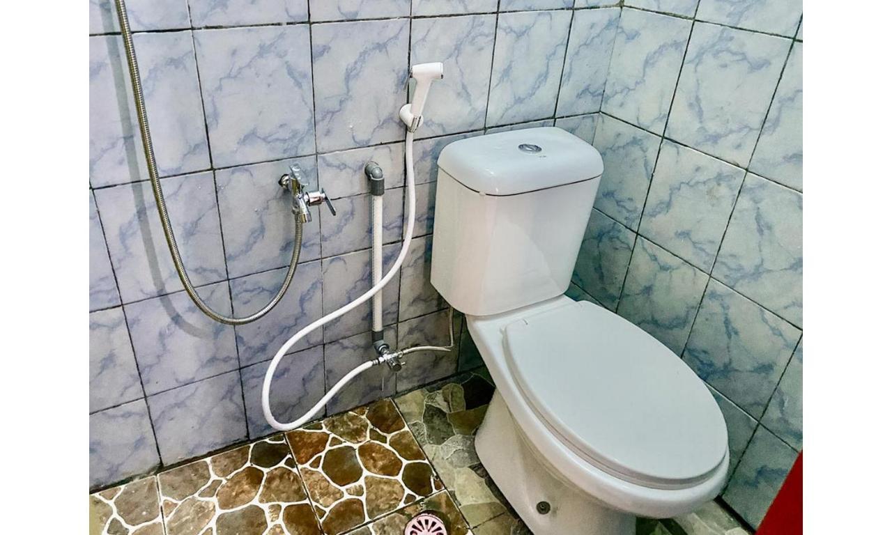 Hotel Griya Asri Syariah Mitra Reddoorz Rogojampi Exterior foto